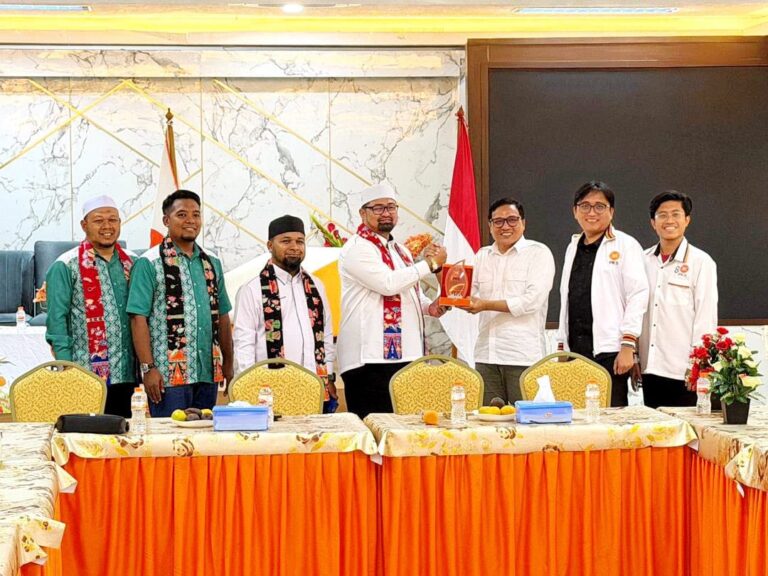 Kunjung Hormat Ke Pejabat Partai Keadilan Sejahtera (PKS)
